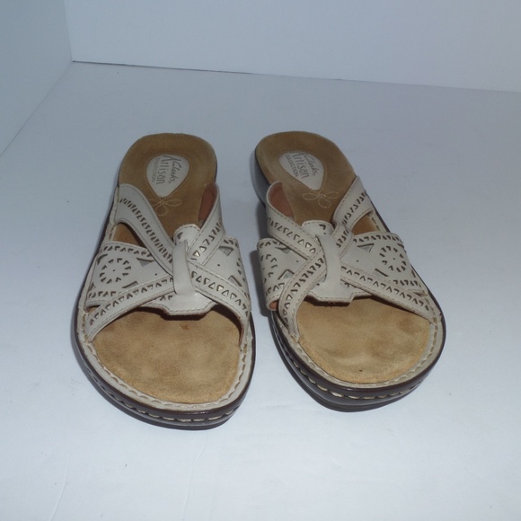 Clarks Artisan Collection Leather Cut-Out Sandals - Picture 2 of 5